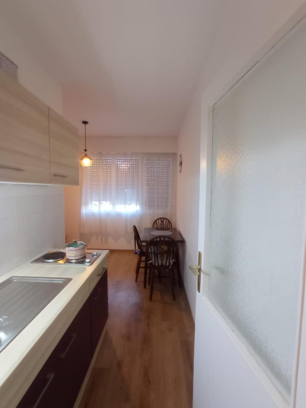 Tesla Appartement Split Buitenkant foto
