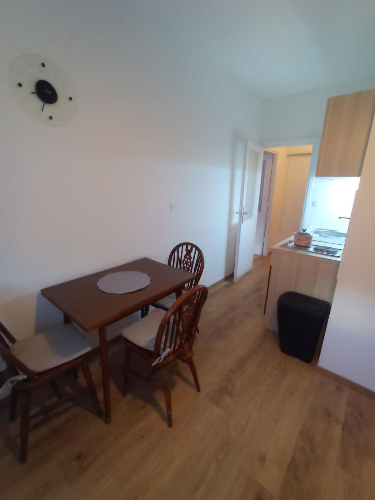 Tesla Appartement Split Buitenkant foto